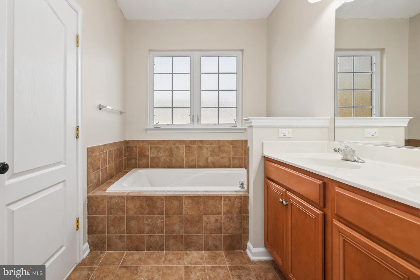 7096 LITTLE THAMES DR, GAINESVILLE, Virginia 20155, 3 Bedrooms Bedrooms, ,2 BathroomsBathrooms,Residential,For sale,7096 LITTLE THAMES DR,VAPW2107634 MLS # VAPW2107634