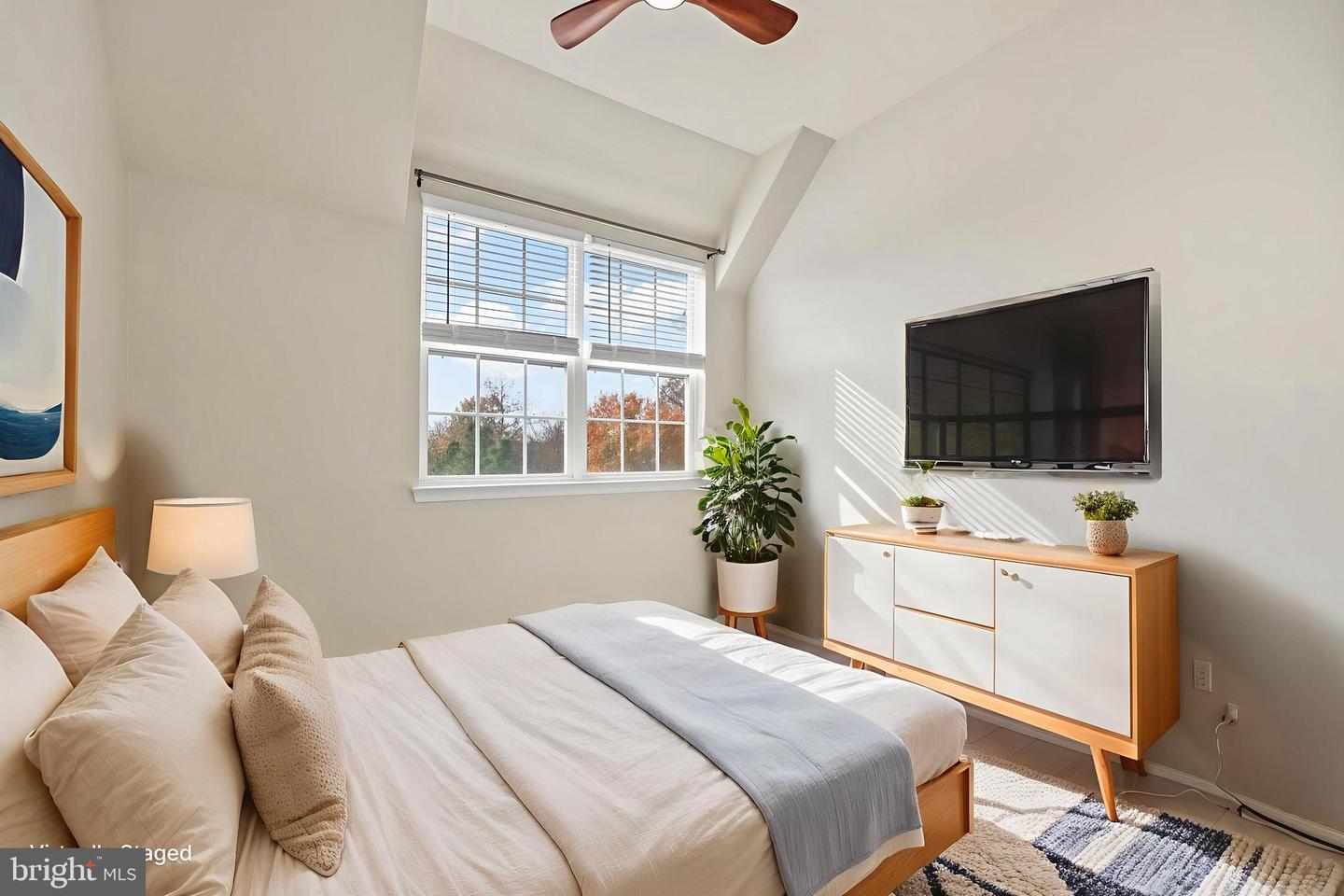 7096 LITTLE THAMES DR, GAINESVILLE, Virginia 20155, 3 Bedrooms Bedrooms, ,2 BathroomsBathrooms,Residential,For sale,7096 LITTLE THAMES DR,VAPW2107634 MLS # VAPW2107634