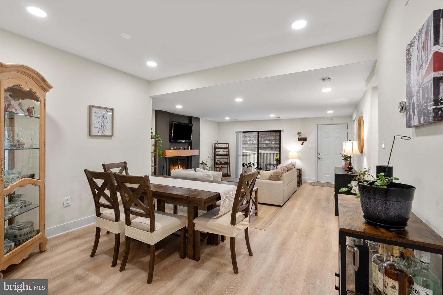 12811 CARA DR, WOODBRIDGE, Virginia 22192, 2 Bedrooms Bedrooms, ,2 BathroomsBathrooms,Residential,For sale,12811 CARA DR,VAPW2107682 MLS # VAPW2107682 12811 CARA DR, WOODBRIDGE, Virginia 22192, 2 Bedrooms Bedrooms, ,2 BathroomsBathrooms,Residential,For sale,12811 CARA DR,VAPW2107682 MLS # VAPW2107682