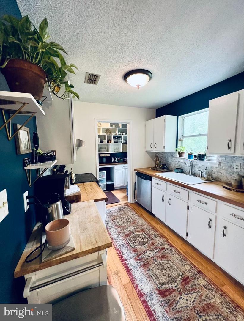 2830 BURNT MILL RD, CHARLOTTESVILLE, Virginia 22911, 3 Bedrooms Bedrooms, ,2 BathroomsBathrooms,Residential,For sale,2830 BURNT MILL RD,VAAB2001118 MLS # VAAB2001118