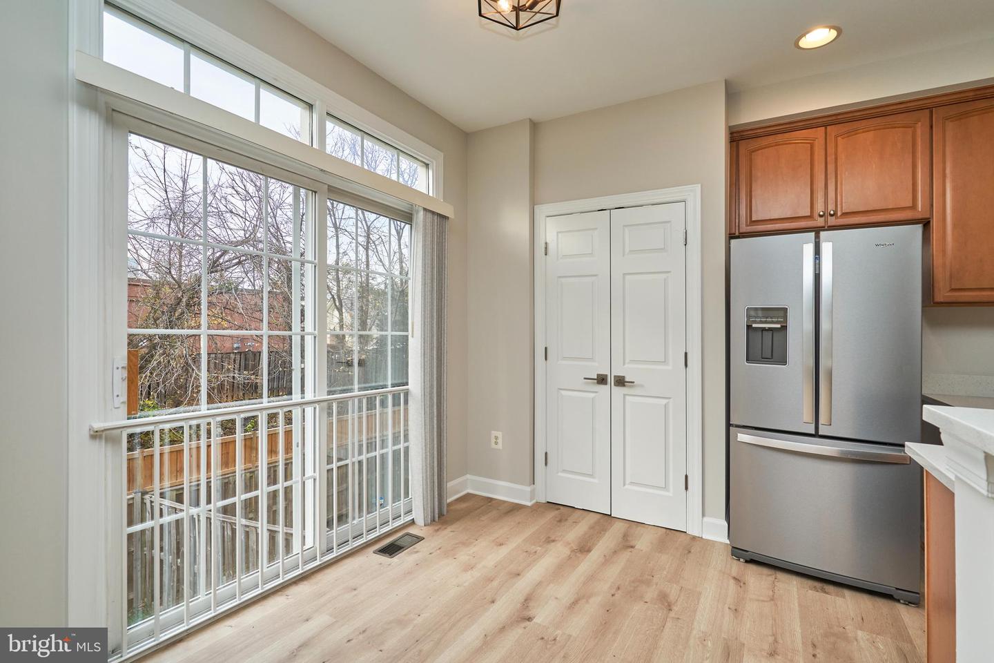 121 HERNDON MILL CIR, HERNDON, Virginia 20170, 3 Bedrooms Bedrooms, ,3 BathroomsBathrooms,Residential,For sale,121 HERNDON MILL CIR,VAFX2278884 MLS # VAFX2278884