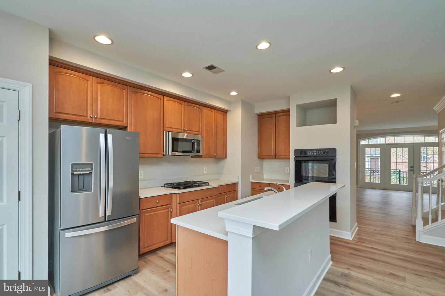 121 HERNDON MILL CIR, HERNDON, Virginia 20170, 3 Bedrooms Bedrooms, ,3 BathroomsBathrooms,Residential,For sale,121 HERNDON MILL CIR,VAFX2278884 MLS # VAFX2278884