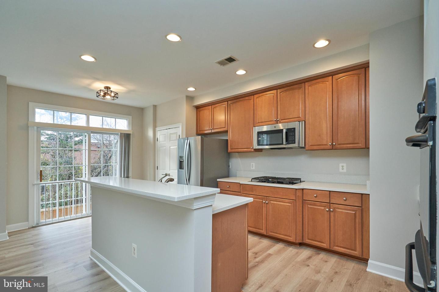 121 HERNDON MILL CIR, HERNDON, Virginia 20170, 3 Bedrooms Bedrooms, ,3 BathroomsBathrooms,Residential,For sale,121 HERNDON MILL CIR,VAFX2278884 MLS # VAFX2278884