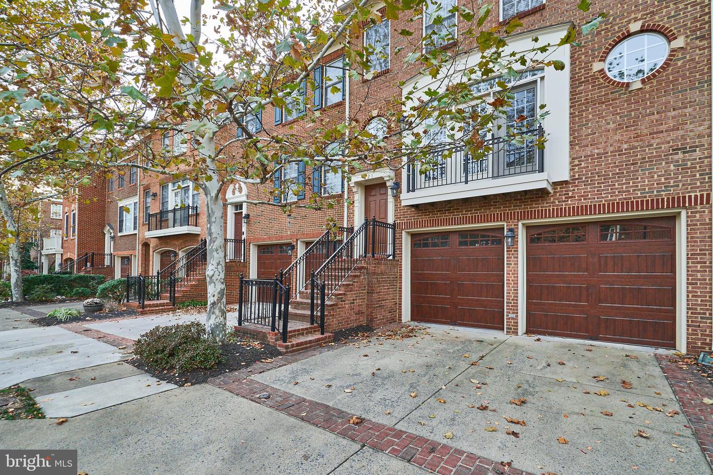 121 HERNDON MILL CIR, HERNDON, Virginia 20170, 3 Bedrooms Bedrooms, ,3 BathroomsBathrooms,Residential,For sale,121 HERNDON MILL CIR,VAFX2278884 MLS # VAFX2278884