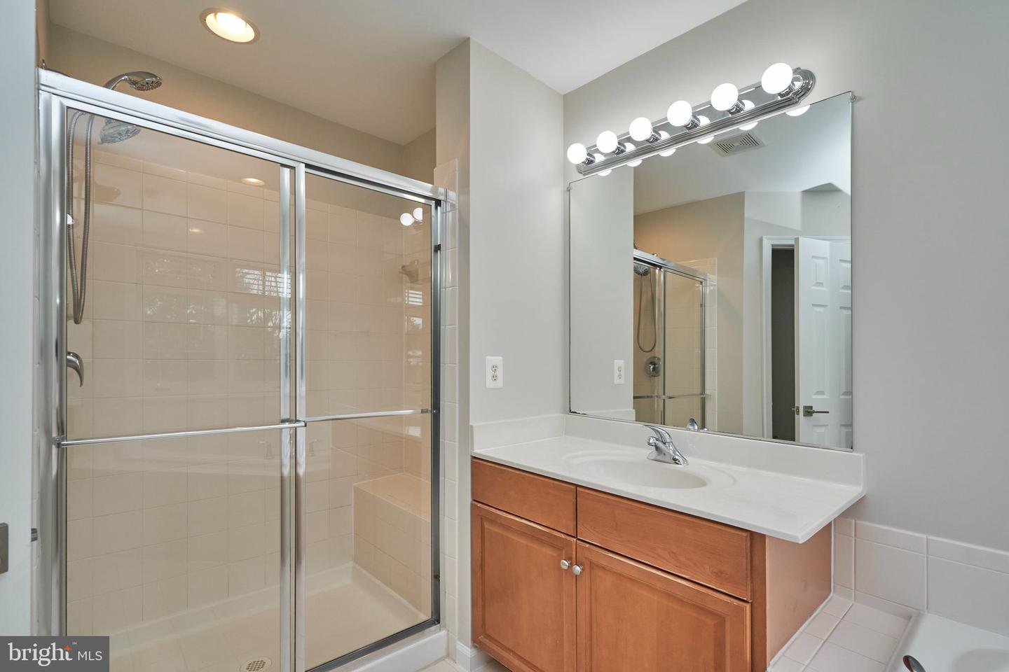 121 HERNDON MILL CIR, HERNDON, Virginia 20170, 3 Bedrooms Bedrooms, ,3 BathroomsBathrooms,Residential,For sale,121 HERNDON MILL CIR,VAFX2278884 MLS # VAFX2278884