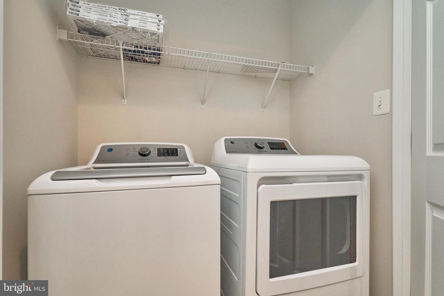 121 HERNDON MILL CIR, HERNDON, Virginia 20170, 3 Bedrooms Bedrooms, ,3 BathroomsBathrooms,Residential,For sale,121 HERNDON MILL CIR,VAFX2278884 MLS # VAFX2278884