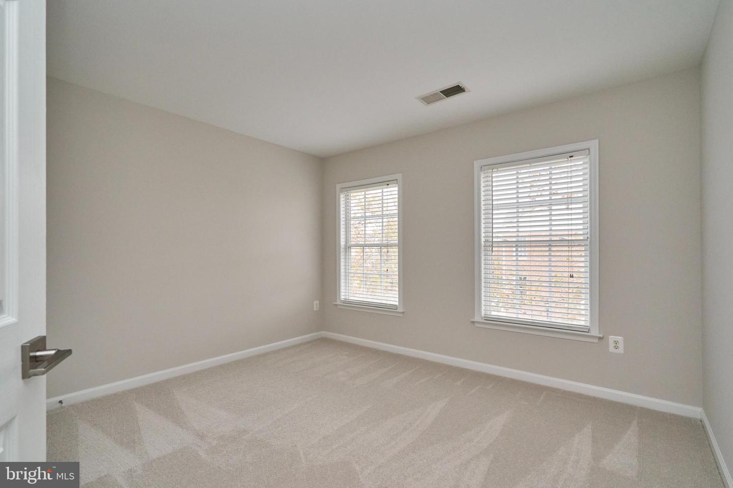 121 HERNDON MILL CIR, HERNDON, Virginia 20170, 3 Bedrooms Bedrooms, ,3 BathroomsBathrooms,Residential,For sale,121 HERNDON MILL CIR,VAFX2278884 MLS # VAFX2278884