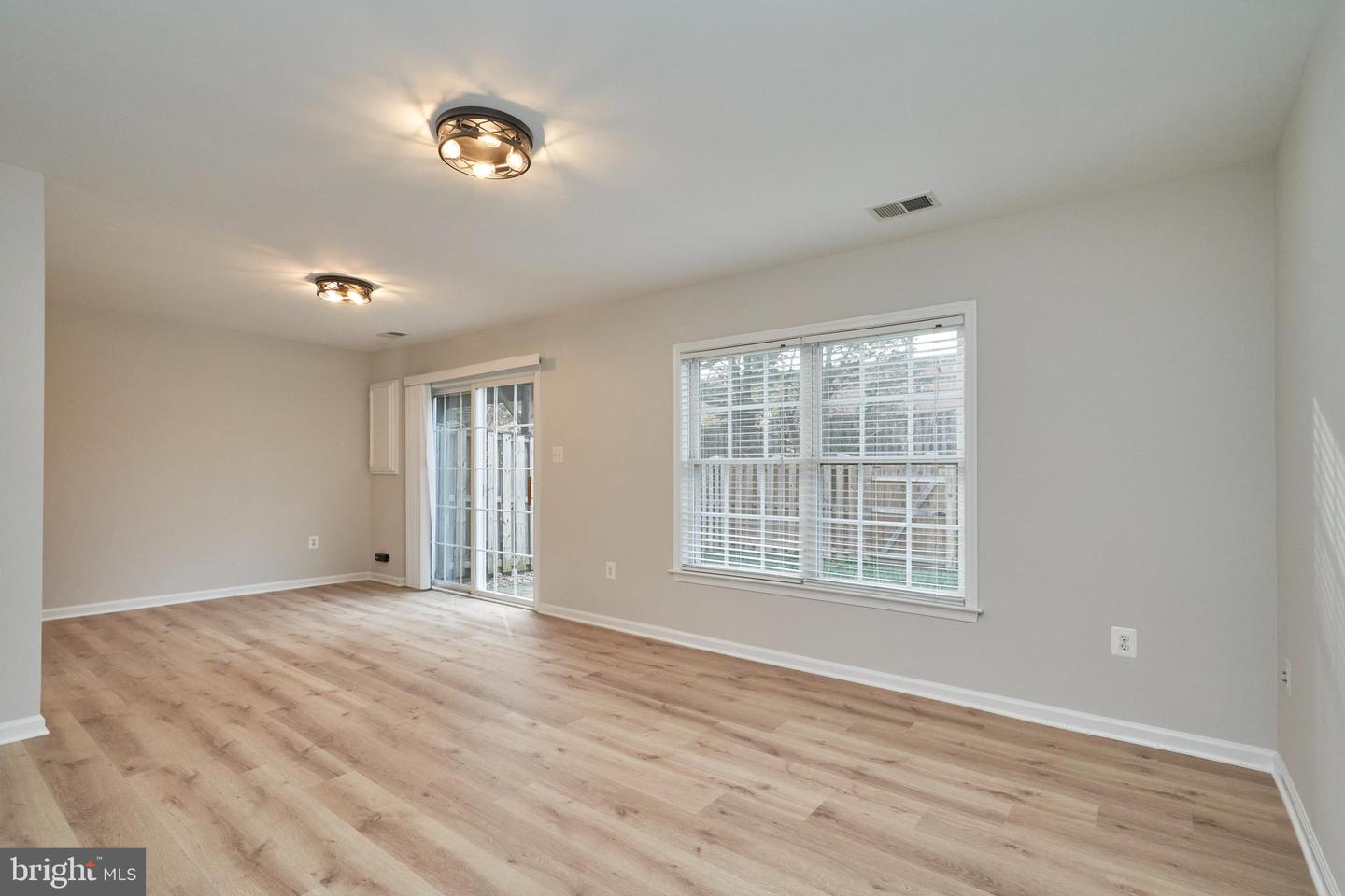 121 HERNDON MILL CIR, HERNDON, Virginia 20170, 3 Bedrooms Bedrooms, ,3 BathroomsBathrooms,Residential,For sale,121 HERNDON MILL CIR,VAFX2278884 MLS # VAFX2278884