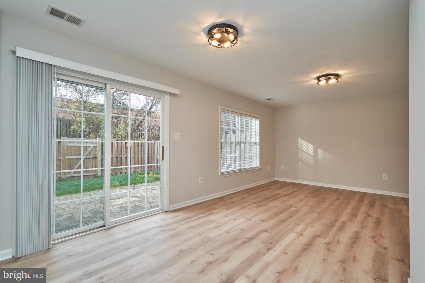 121 HERNDON MILL CIR, HERNDON, Virginia 20170, 3 Bedrooms Bedrooms, ,3 BathroomsBathrooms,Residential,For sale,121 HERNDON MILL CIR,VAFX2278884 MLS # VAFX2278884