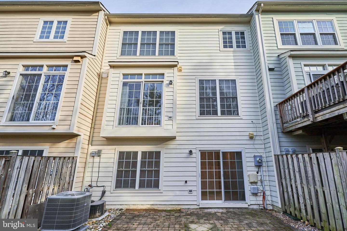 121 HERNDON MILL CIR, HERNDON, Virginia 20170, 3 Bedrooms Bedrooms, ,3 BathroomsBathrooms,Residential,For sale,121 HERNDON MILL CIR,VAFX2278884 MLS # VAFX2278884