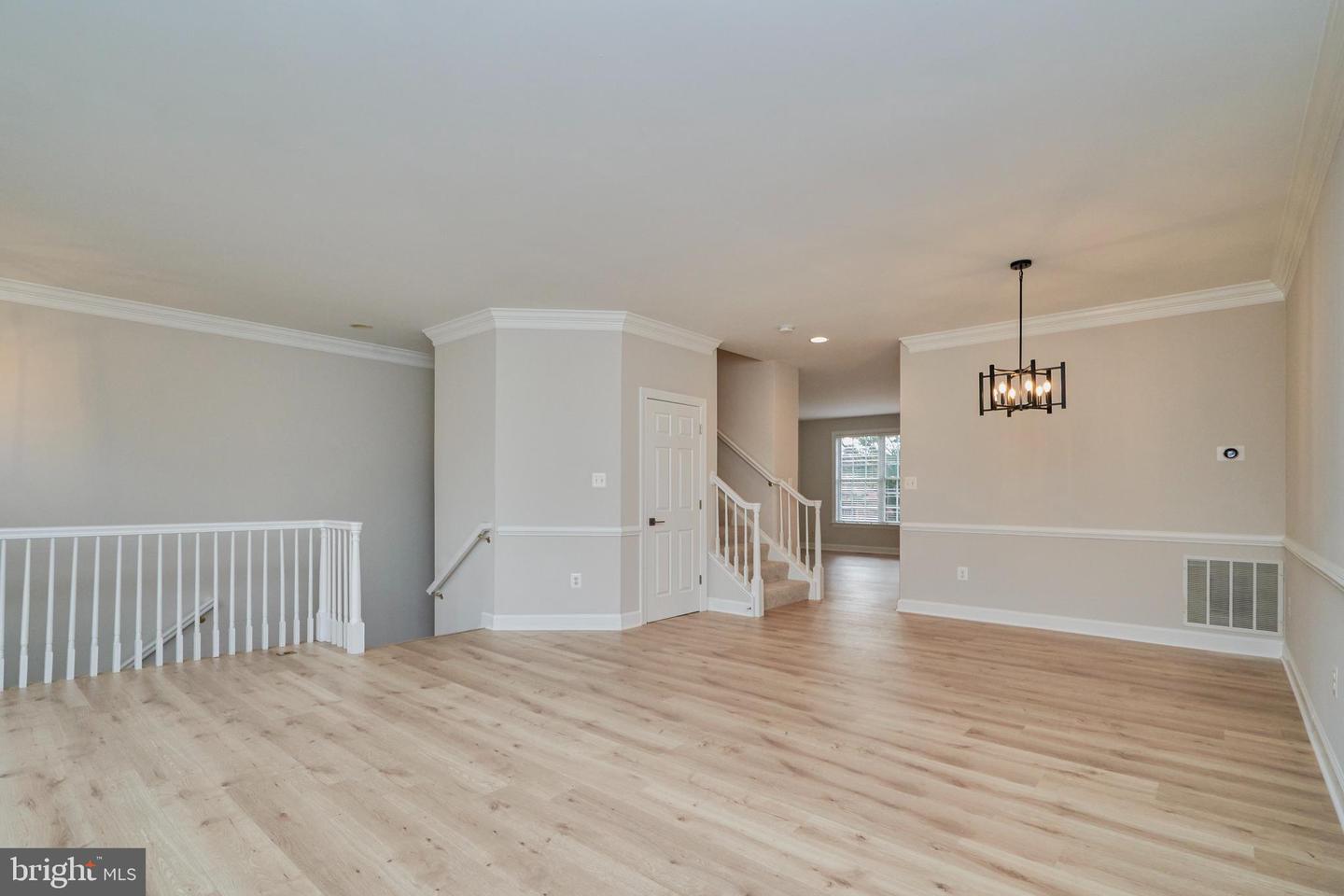 121 HERNDON MILL CIR, HERNDON, Virginia 20170, 3 Bedrooms Bedrooms, ,3 BathroomsBathrooms,Residential,For sale,121 HERNDON MILL CIR,VAFX2278884 MLS # VAFX2278884