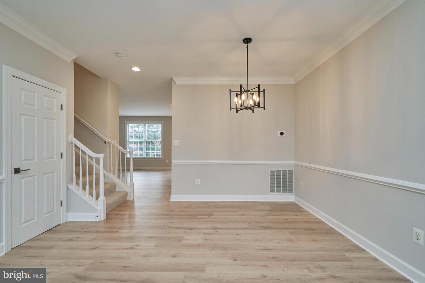 121 HERNDON MILL CIR, HERNDON, Virginia 20170, 3 Bedrooms Bedrooms, ,3 BathroomsBathrooms,Residential,For sale,121 HERNDON MILL CIR,VAFX2278884 MLS # VAFX2278884