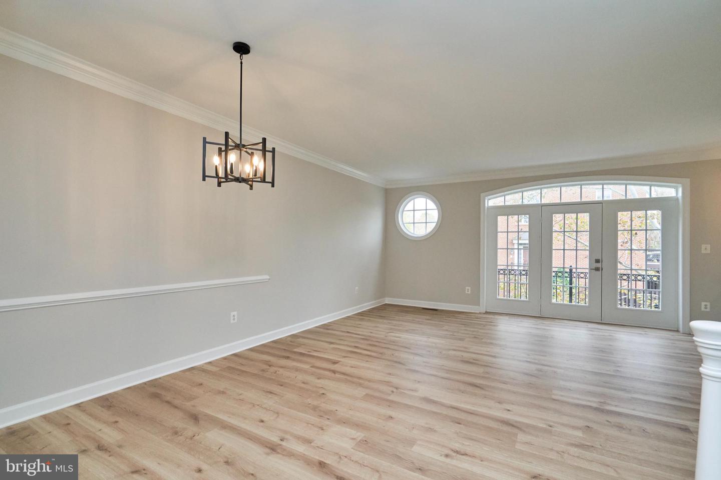 121 HERNDON MILL CIR, HERNDON, Virginia 20170, 3 Bedrooms Bedrooms, ,3 BathroomsBathrooms,Residential,For sale,121 HERNDON MILL CIR,VAFX2278884 MLS # VAFX2278884