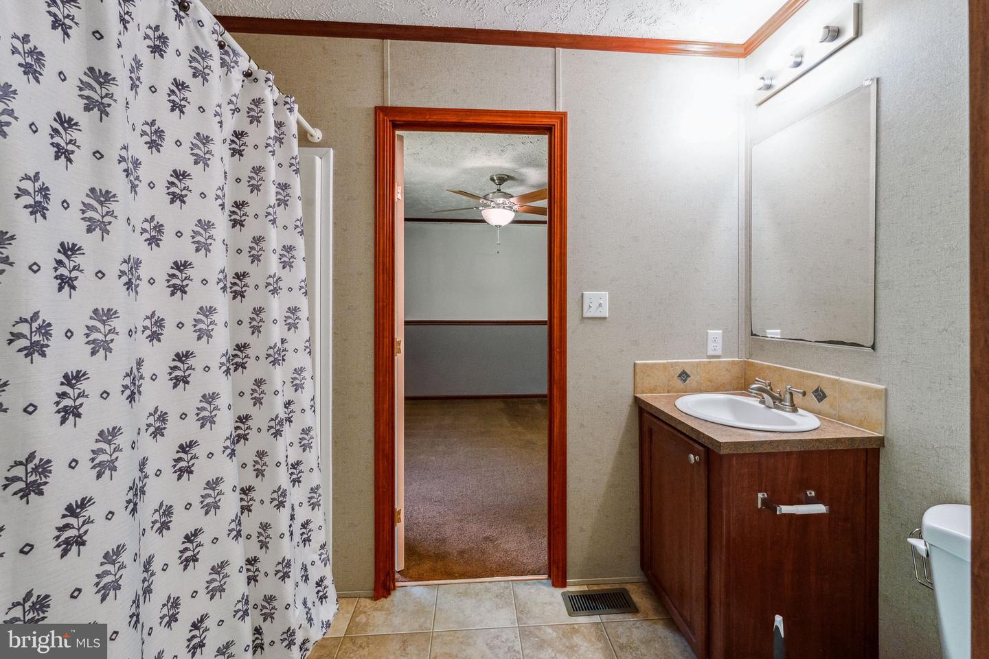 11761 TWIN BROOKS WAY, PROVIDENCE FORGE, Virginia 23140, 4 Bedrooms Bedrooms, 5 Rooms Rooms,3 BathroomsBathrooms,Residential,For sale,11761 TWIN BROOKS WAY,VANK2000100 MLS # VANK2000100