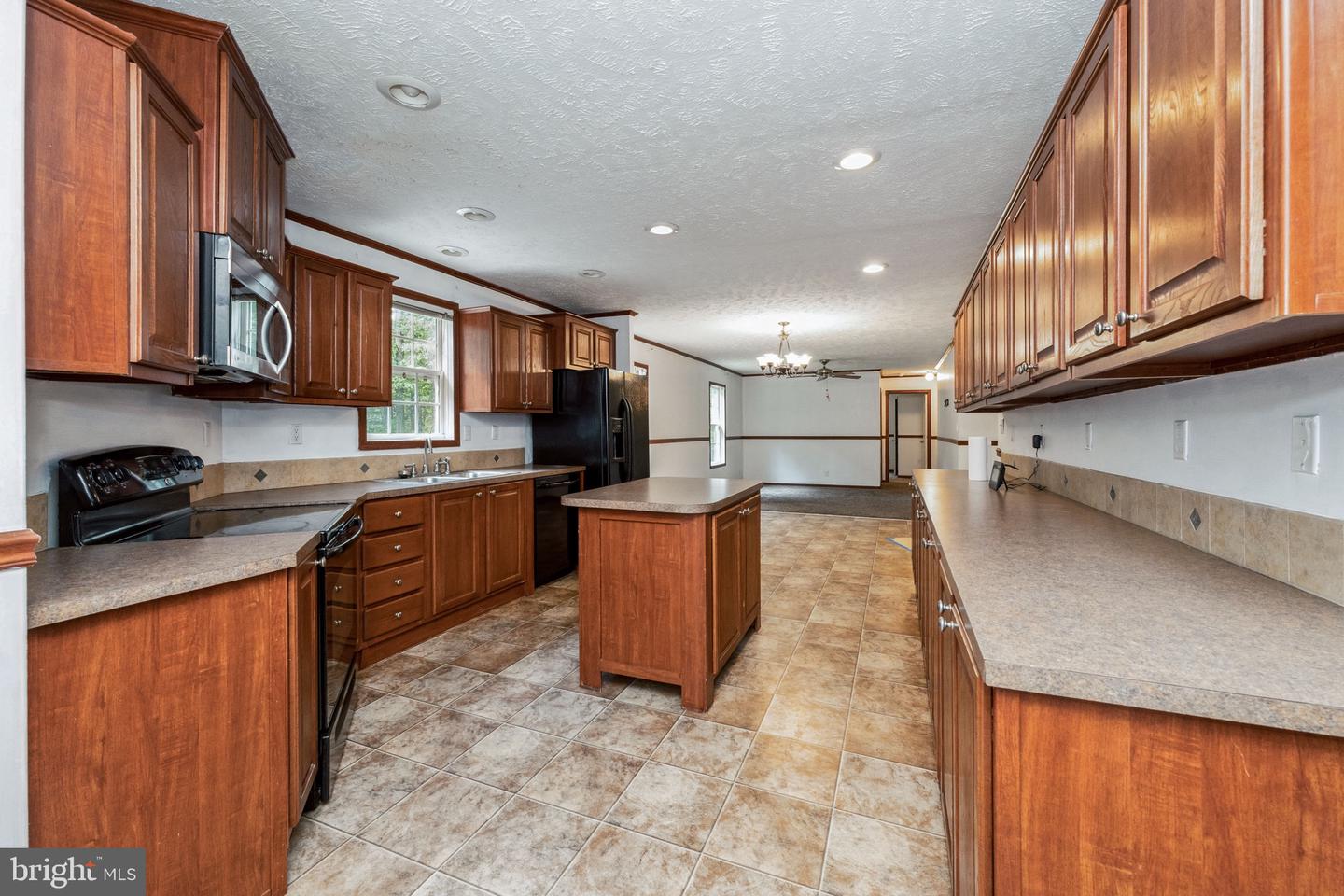 11761 TWIN BROOKS WAY, PROVIDENCE FORGE, Virginia 23140, 4 Bedrooms Bedrooms, 5 Rooms Rooms,3 BathroomsBathrooms,Residential,For sale,11761 TWIN BROOKS WAY,VANK2000100 MLS # VANK2000100