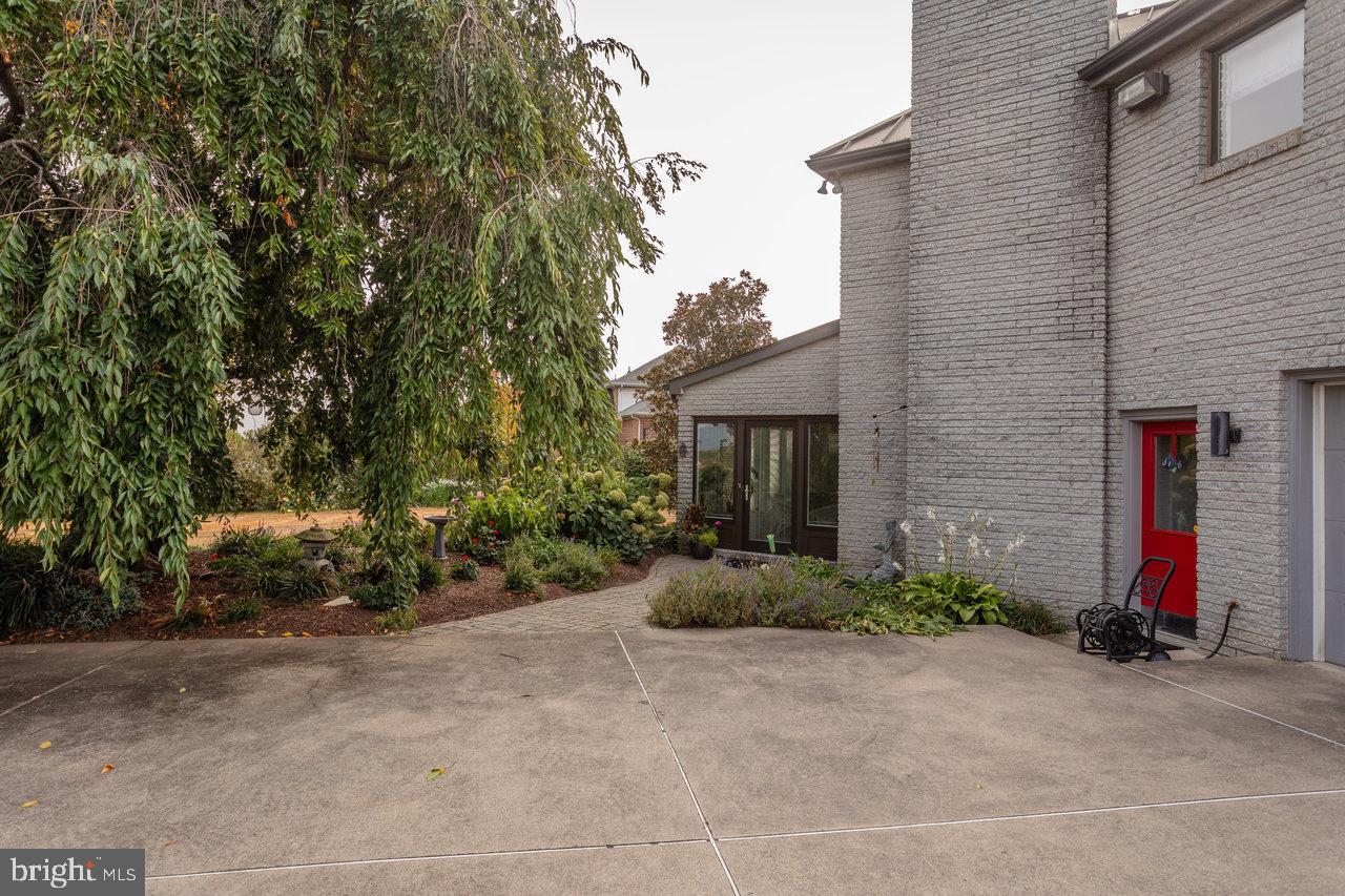 1848 COLLEGE AVE, HARRISONBURG, Virginia 22802, 3 Bedrooms Bedrooms, ,3 BathroomsBathrooms,Residential,For sale,1848 COLLEGE AVE,VAHC2000454 MLS # VAHC2000454 1848 COLLEGE AVE, HARRISONBURG, Virginia 22802, 3 Bedrooms Bedrooms, ,3 BathroomsBathrooms,Residential,For sale,1848 COLLEGE AVE,VAHC2000454 MLS # VAHC2000454