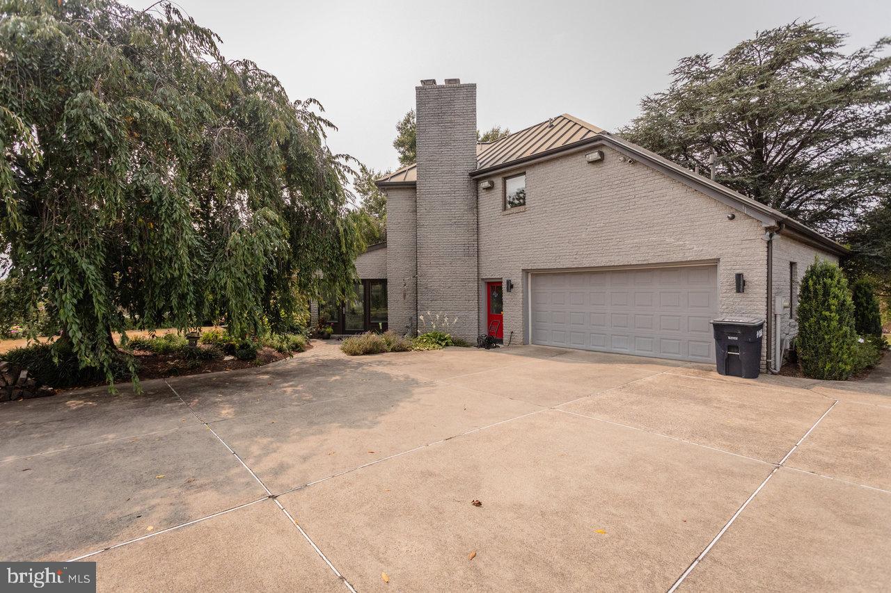 1848 COLLEGE AVE, HARRISONBURG, Virginia 22802, 3 Bedrooms Bedrooms, ,3 BathroomsBathrooms,Residential,For sale,1848 COLLEGE AVE,VAHC2000454 MLS # VAHC2000454 1848 COLLEGE AVE, HARRISONBURG, Virginia 22802, 3 Bedrooms Bedrooms, ,3 BathroomsBathrooms,Residential,For sale,1848 COLLEGE AVE,VAHC2000454 MLS # VAHC2000454