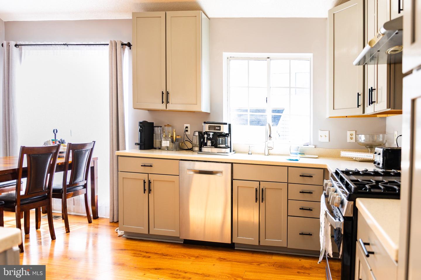 428 FOXRIDGE DR SW, LEESBURG, Virginia 20175, 4 Bedrooms Bedrooms, ,3 BathroomsBathrooms,Residential,For sale,428 FOXRIDGE DR SW,VALO2104350 MLS # VALO2104350 428 FOXRIDGE DR SW, LEESBURG, Virginia 20175, 4 Bedrooms Bedrooms, ,3 BathroomsBathrooms,Residential,For sale,428 FOXRIDGE DR SW,VALO2104350 MLS # VALO2104350