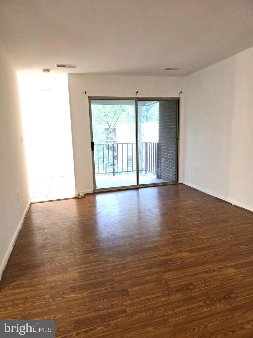 3376 WOODBURN RD #32, ANNANDALE, Virginia 22003, 2 Bedrooms Bedrooms, ,1 BathroomBathrooms,Residential,For sale,3376 WOODBURN RD #32,VAFX2264554 MLS # VAFX2264554