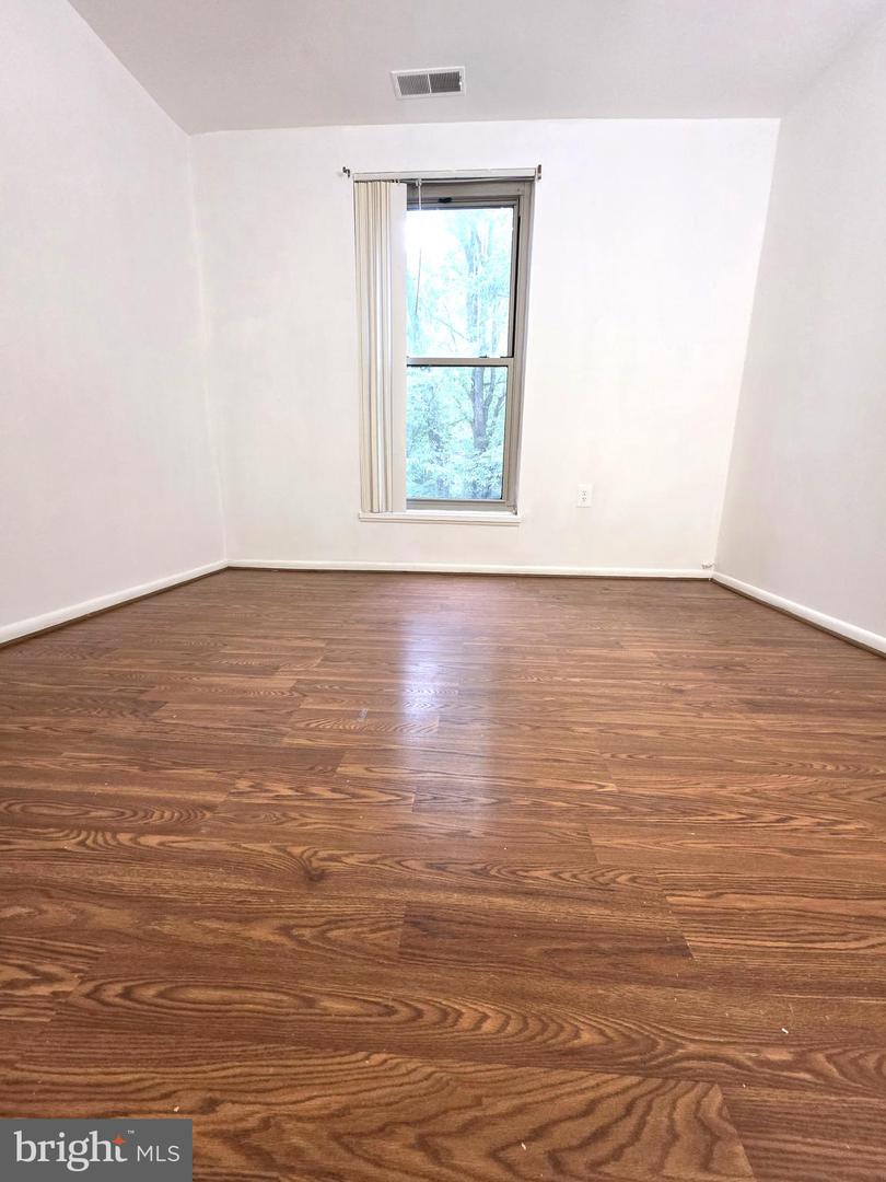 3376 WOODBURN RD #32, ANNANDALE, Virginia 22003, 2 Bedrooms Bedrooms, ,1 BathroomBathrooms,Residential,For sale,3376 WOODBURN RD #32,VAFX2264554 MLS # VAFX2264554