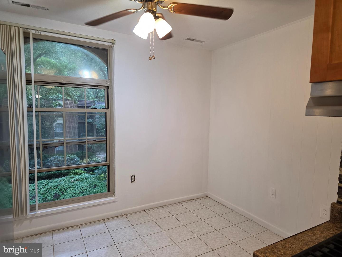 3376 WOODBURN RD #32, ANNANDALE, Virginia 22003, 2 Bedrooms Bedrooms, ,1 BathroomBathrooms,Residential,For sale,3376 WOODBURN RD #32,VAFX2264554 MLS # VAFX2264554