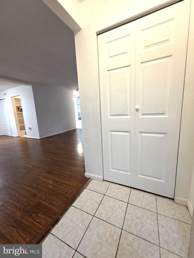 3376 WOODBURN RD #32, ANNANDALE, Virginia 22003, 2 Bedrooms Bedrooms, ,1 BathroomBathrooms,Residential,For sale,3376 WOODBURN RD #32,VAFX2264554 MLS # VAFX2264554