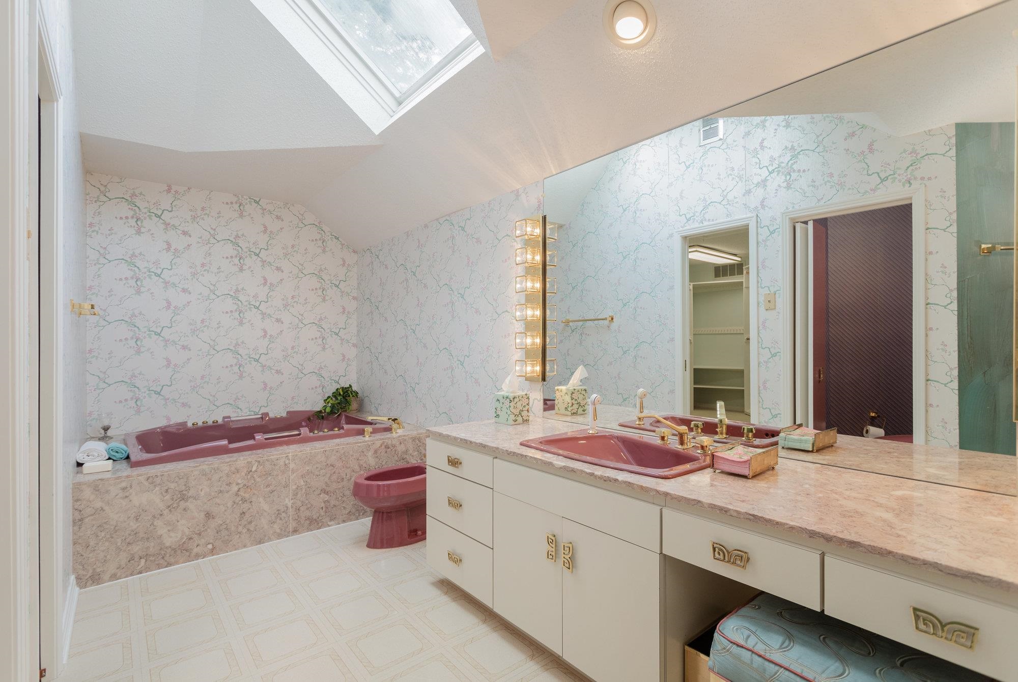 1848 COLLEGE AVE, HARRISONBURG, Virginia 22802, 3 Bedrooms Bedrooms, ,3 BathroomsBathrooms,Residential,1848 COLLEGE AVE,668867 MLS # 668867 1848 COLLEGE AVE, HARRISONBURG, Virginia 22802, 3 Bedrooms Bedrooms, ,3 BathroomsBathrooms,Residential,1848 COLLEGE AVE,668867 MLS # 668867