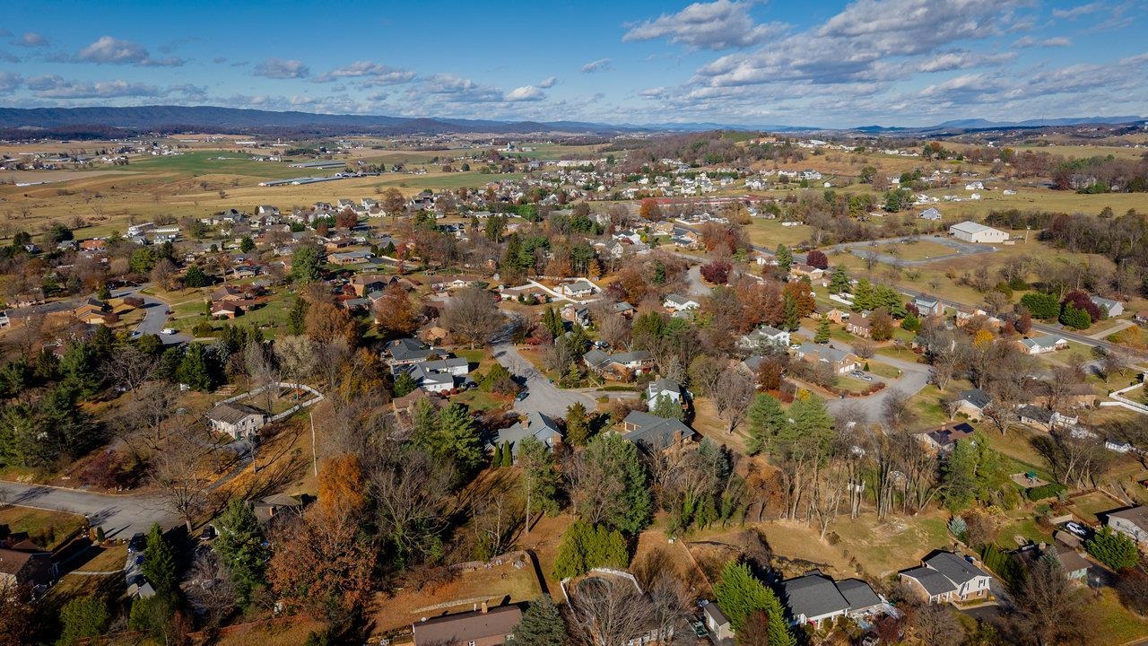 3085 KOFFEE LN, ROCKINGHAM, Virginia 22801, 3 Bedrooms Bedrooms, ,2 BathroomsBathrooms,Residential,3085 KOFFEE LN,671040 MLS # 671040 3085 KOFFEE LN, ROCKINGHAM, Virginia 22801, 3 Bedrooms Bedrooms, ,2 BathroomsBathrooms,Residential,3085 KOFFEE LN,671040 MLS # 671040