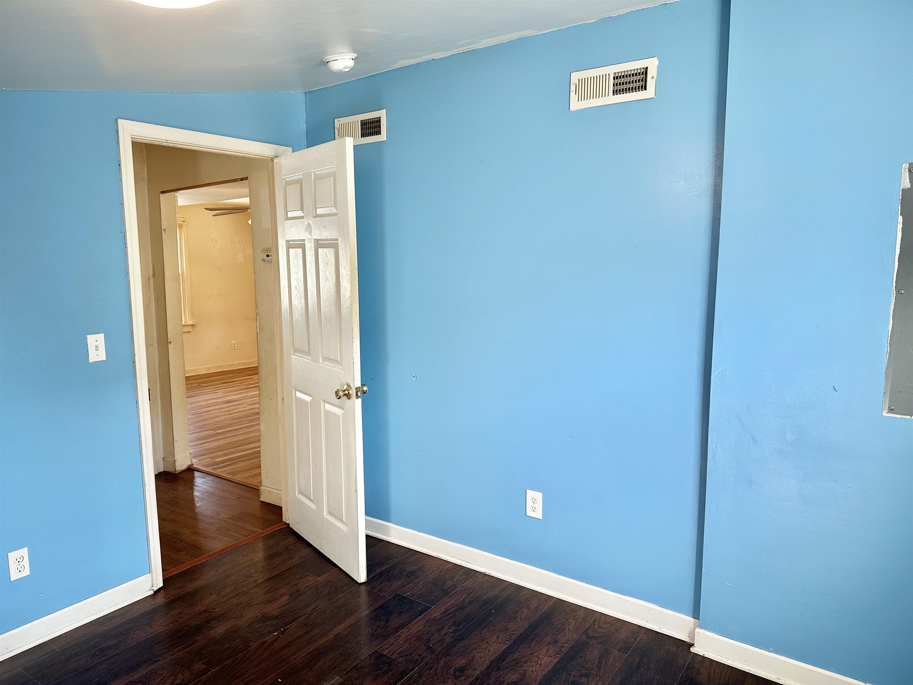 2515 W BEVERLEY ST, STAUNTON, Virginia 24401, 2 Bedrooms Bedrooms, ,1 BathroomBathrooms,Residential,2515 W BEVERLEY ST,671045 MLS # 671045