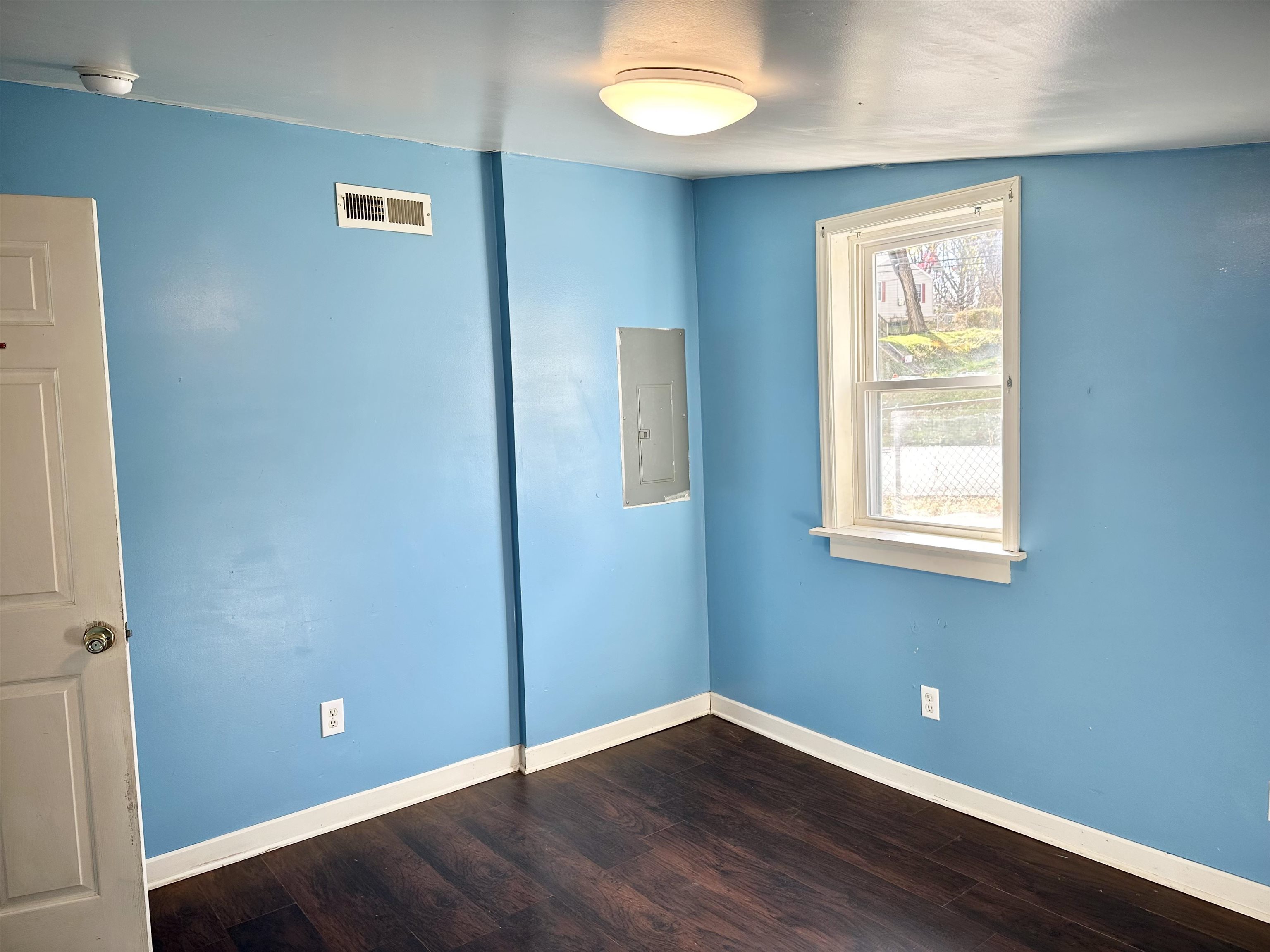 2515 W BEVERLEY ST, STAUNTON, Virginia 24401, 2 Bedrooms Bedrooms, ,1 BathroomBathrooms,Residential,2515 W BEVERLEY ST,671045 MLS # 671045