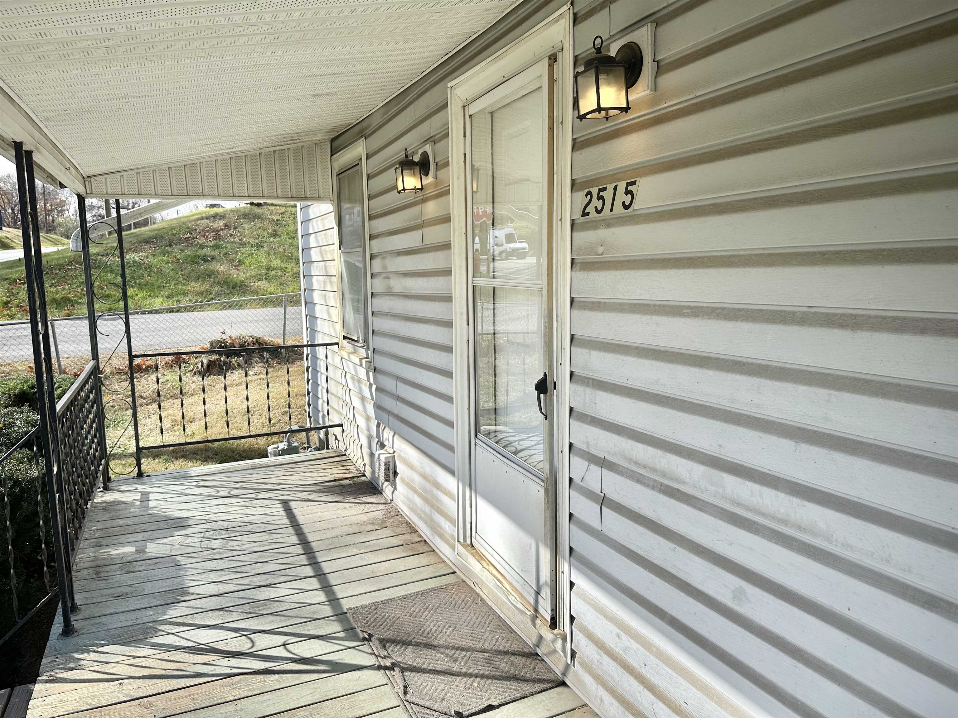 2515 W BEVERLEY ST, STAUNTON, Virginia 24401, 2 Bedrooms Bedrooms, ,1 BathroomBathrooms,Residential,2515 W BEVERLEY ST,671045 MLS # 671045