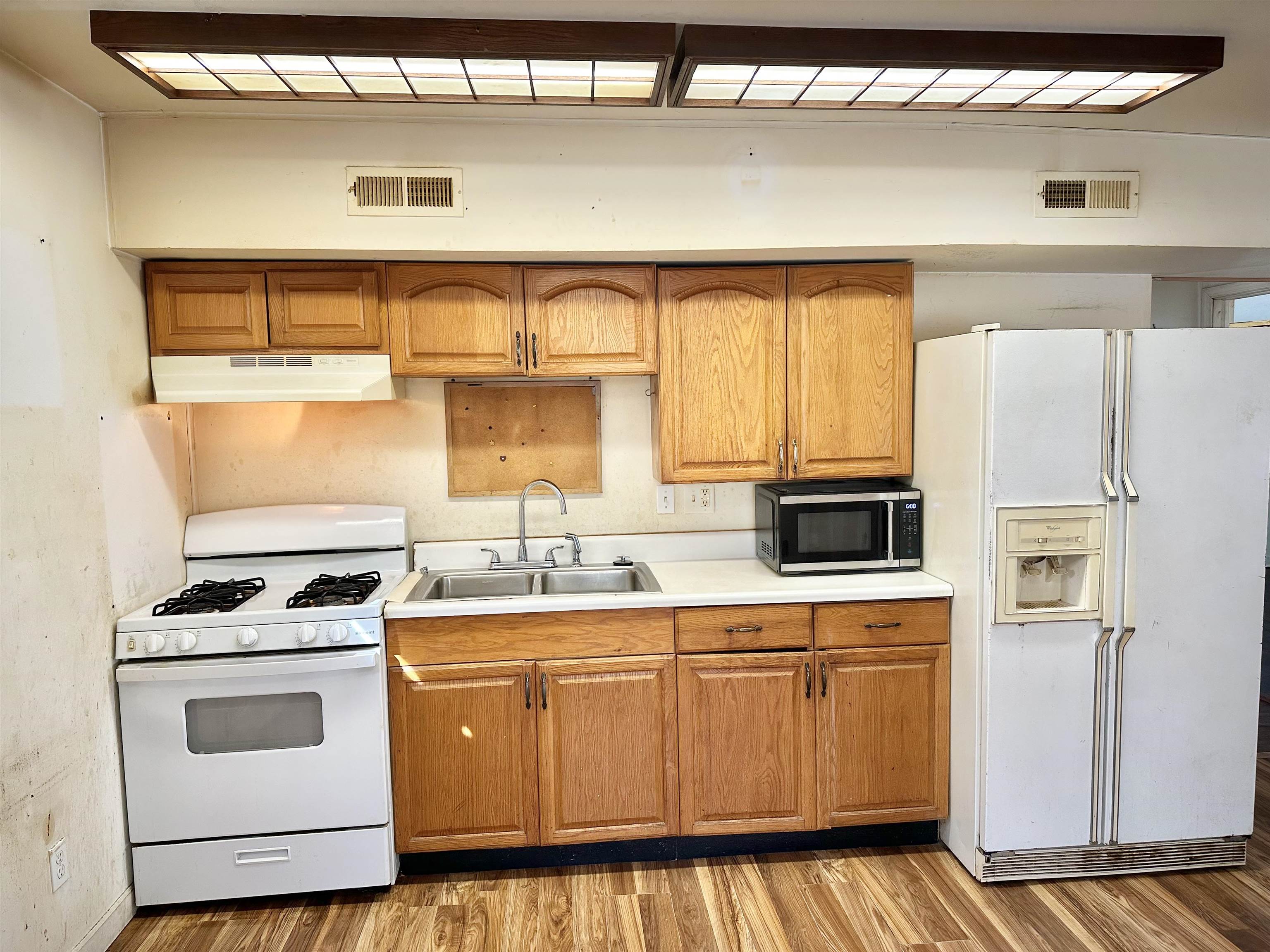 2515 W BEVERLEY ST, STAUNTON, Virginia 24401, 2 Bedrooms Bedrooms, ,1 BathroomBathrooms,Residential,2515 W BEVERLEY ST,671045 MLS # 671045