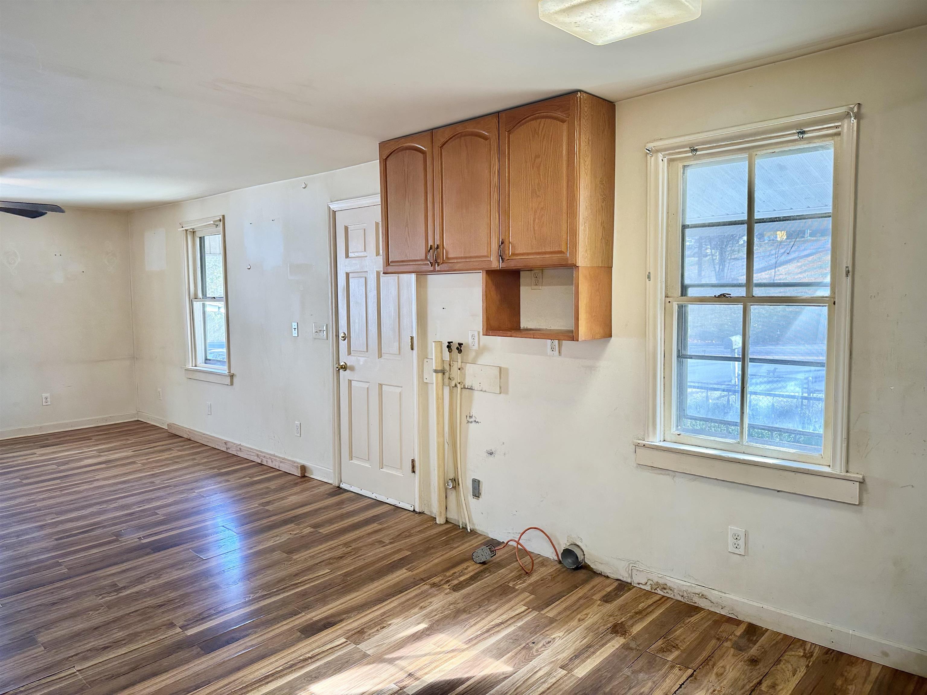 2515 W BEVERLEY ST, STAUNTON, Virginia 24401, 2 Bedrooms Bedrooms, ,1 BathroomBathrooms,Residential,2515 W BEVERLEY ST,671045 MLS # 671045