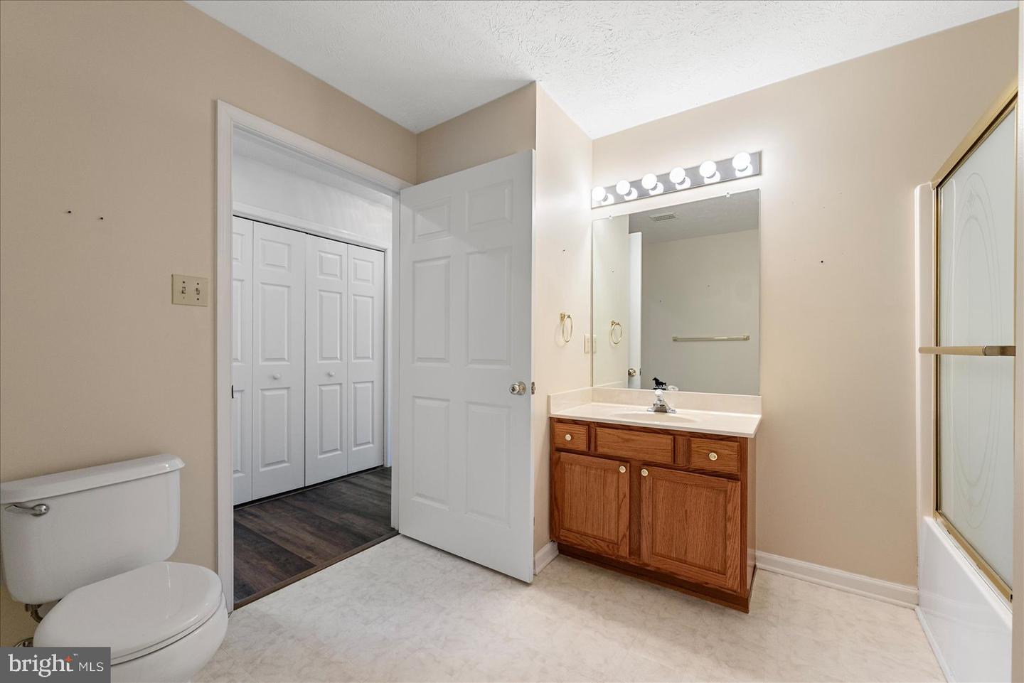 222 CRESTWOOD LN, WINCHESTER, Virginia 22602, 2 Bedrooms Bedrooms, ,2 BathroomsBathrooms,Residential,For sale,222 CRESTWOOD LN,VAFV2037554 MLS # VAFV2037554 222 CRESTWOOD LN, WINCHESTER, Virginia 22602, 2 Bedrooms Bedrooms, ,2 BathroomsBathrooms,Residential,For sale,222 CRESTWOOD LN,VAFV2037554 MLS # VAFV2037554