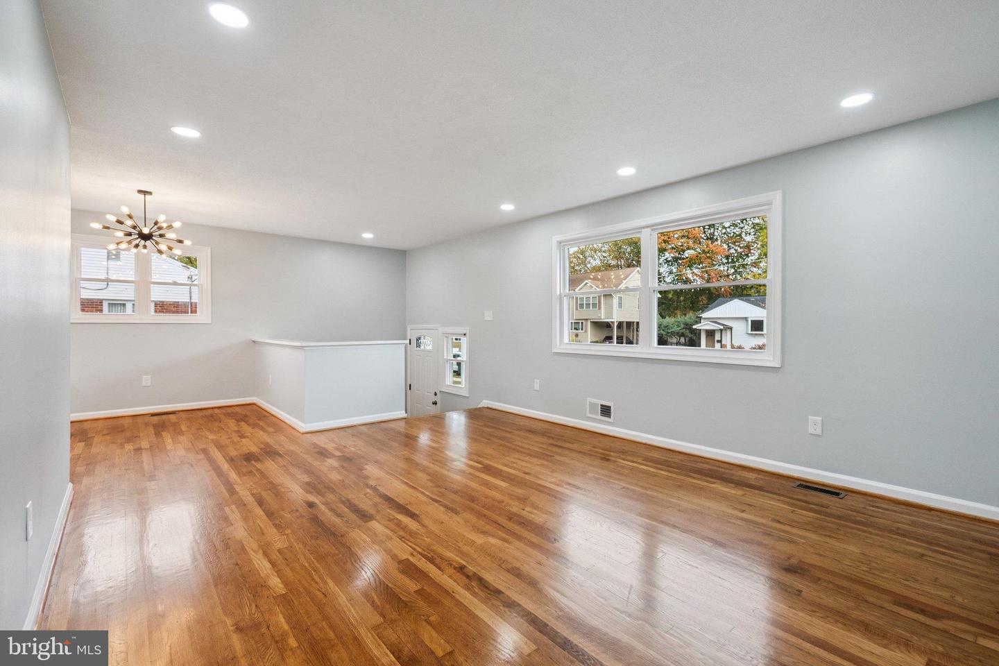 7118 KERR DR, SPRINGFIELD, Virginia 22150, 5 Bedrooms Bedrooms, 11 Rooms Rooms,2 BathroomsBathrooms,Residential,For sale,7118 KERR DR,VAFX2276220 MLS # VAFX2276220 7118 KERR DR, SPRINGFIELD, Virginia 22150, 5 Bedrooms Bedrooms, 11 Rooms Rooms,2 BathroomsBathrooms,Residential,For sale,7118 KERR DR,VAFX2276220 MLS # VAFX2276220