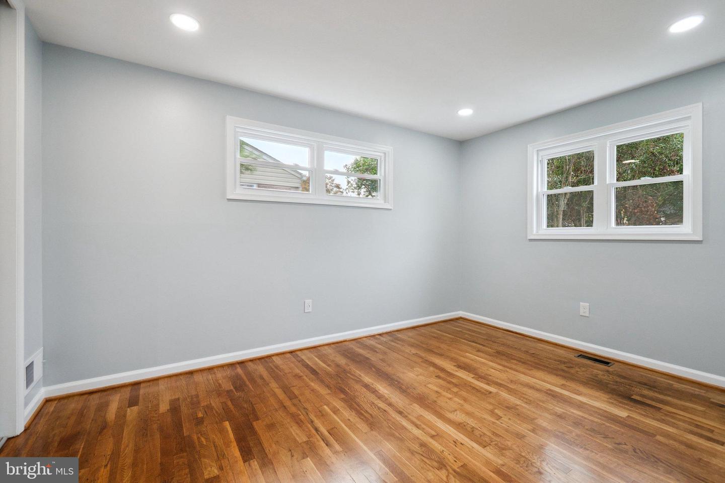 7118 KERR DR, SPRINGFIELD, Virginia 22150, 5 Bedrooms Bedrooms, 11 Rooms Rooms,2 BathroomsBathrooms,Residential,For sale,7118 KERR DR,VAFX2276220 MLS # VAFX2276220 7118 KERR DR, SPRINGFIELD, Virginia 22150, 5 Bedrooms Bedrooms, 11 Rooms Rooms,2 BathroomsBathrooms,Residential,For sale,7118 KERR DR,VAFX2276220 MLS # VAFX2276220