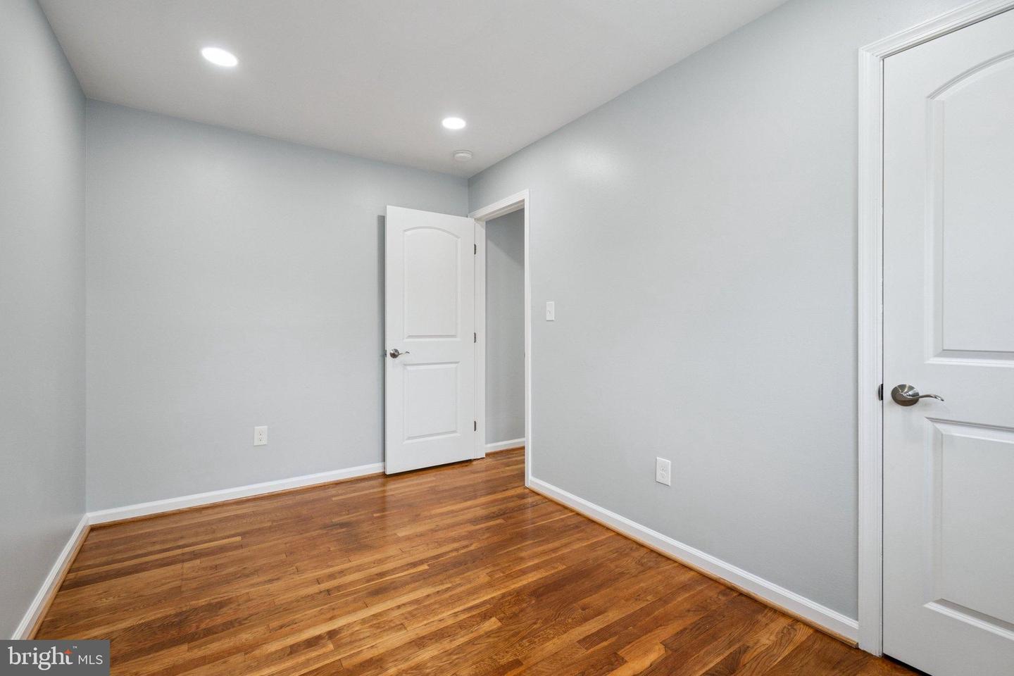 7118 KERR DR, SPRINGFIELD, Virginia 22150, 5 Bedrooms Bedrooms, 11 Rooms Rooms,2 BathroomsBathrooms,Residential,For sale,7118 KERR DR,VAFX2276220 MLS # VAFX2276220 7118 KERR DR, SPRINGFIELD, Virginia 22150, 5 Bedrooms Bedrooms, 11 Rooms Rooms,2 BathroomsBathrooms,Residential,For sale,7118 KERR DR,VAFX2276220 MLS # VAFX2276220