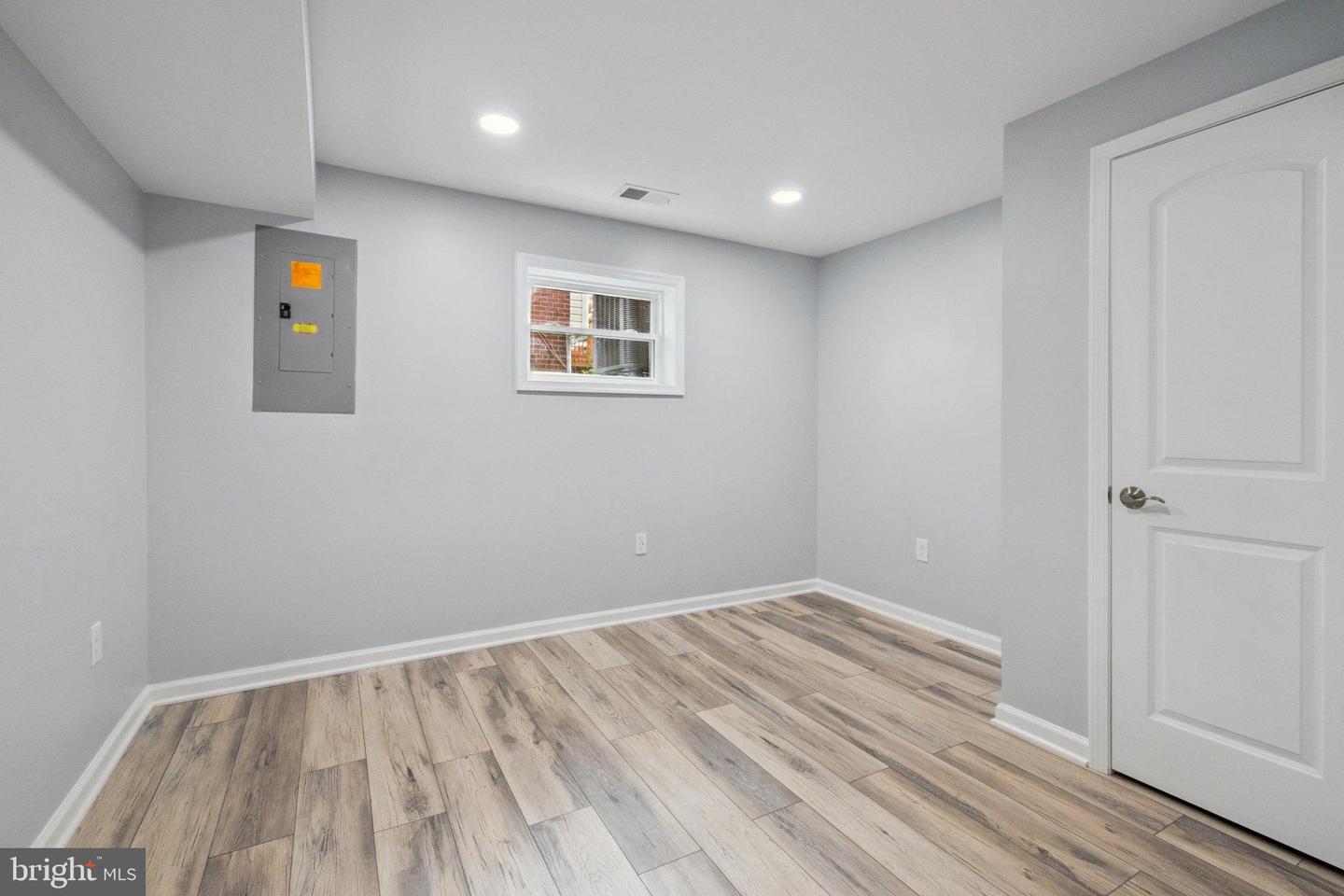 7118 KERR DR, SPRINGFIELD, Virginia 22150, 5 Bedrooms Bedrooms, 11 Rooms Rooms,2 BathroomsBathrooms,Residential,For sale,7118 KERR DR,VAFX2276220 MLS # VAFX2276220 7118 KERR DR, SPRINGFIELD, Virginia 22150, 5 Bedrooms Bedrooms, 11 Rooms Rooms,2 BathroomsBathrooms,Residential,For sale,7118 KERR DR,VAFX2276220 MLS # VAFX2276220