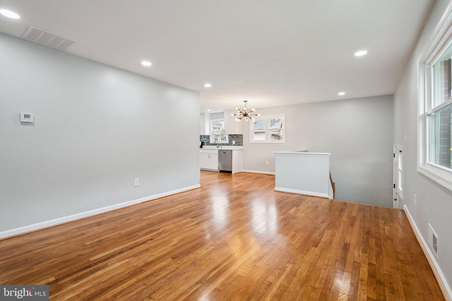 7118 KERR DR, SPRINGFIELD, Virginia 22150, 5 Bedrooms Bedrooms, 11 Rooms Rooms,2 BathroomsBathrooms,Residential,For sale,7118 KERR DR,VAFX2276220 MLS # VAFX2276220 7118 KERR DR, SPRINGFIELD, Virginia 22150, 5 Bedrooms Bedrooms, 11 Rooms Rooms,2 BathroomsBathrooms,Residential,For sale,7118 KERR DR,VAFX2276220 MLS # VAFX2276220