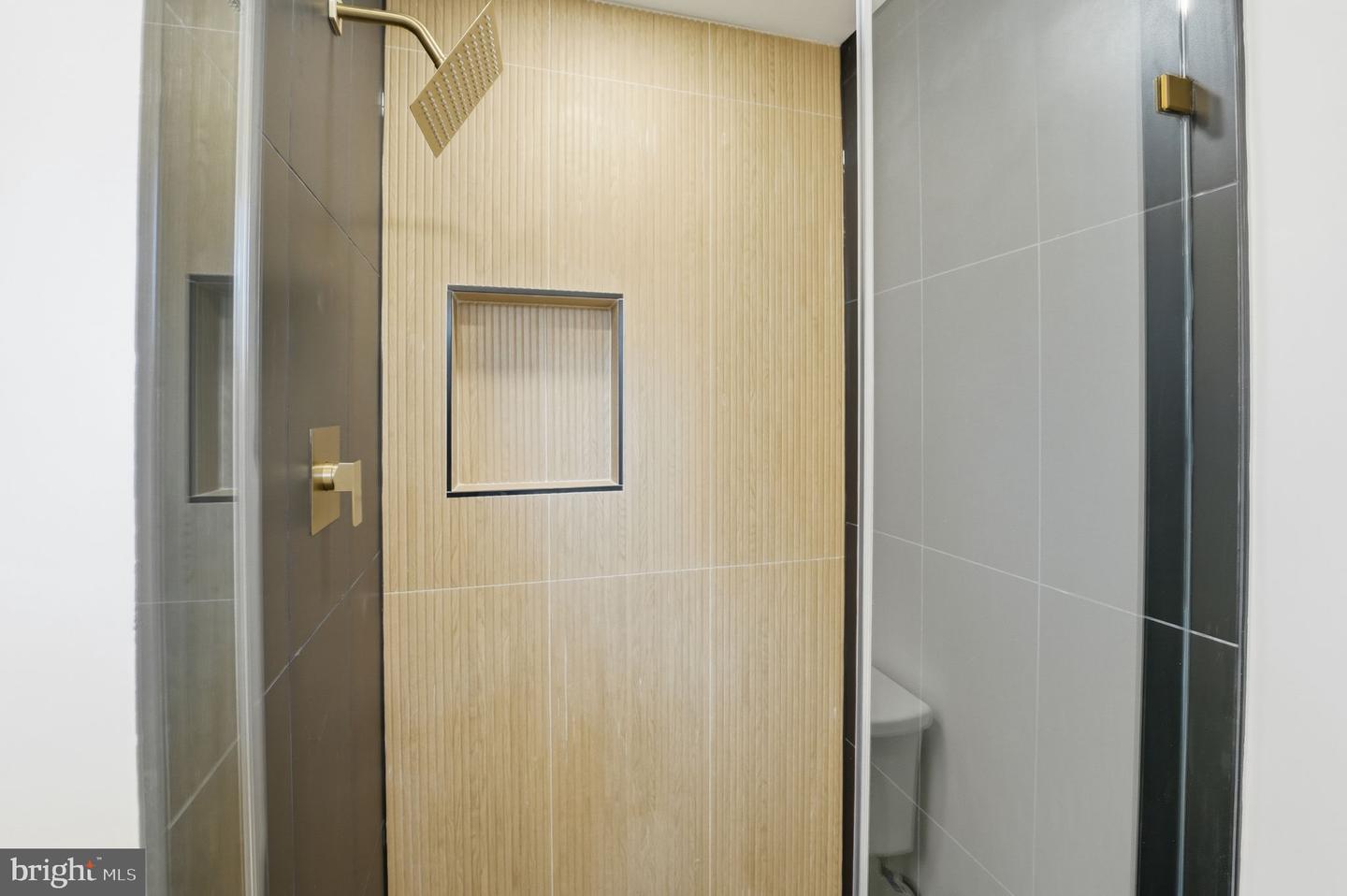 7717 GLENISTER DR, SPRINGFIELD, Virginia 22152, 6 Bedrooms Bedrooms, ,3 BathroomsBathrooms,Residential,For sale,7717 GLENISTER DR,VAFX2277564 MLS # VAFX2277564 7717 GLENISTER DR, SPRINGFIELD, Virginia 22152, 6 Bedrooms Bedrooms, ,3 BathroomsBathrooms,Residential,For sale,7717 GLENISTER DR,VAFX2277564 MLS # VAFX2277564