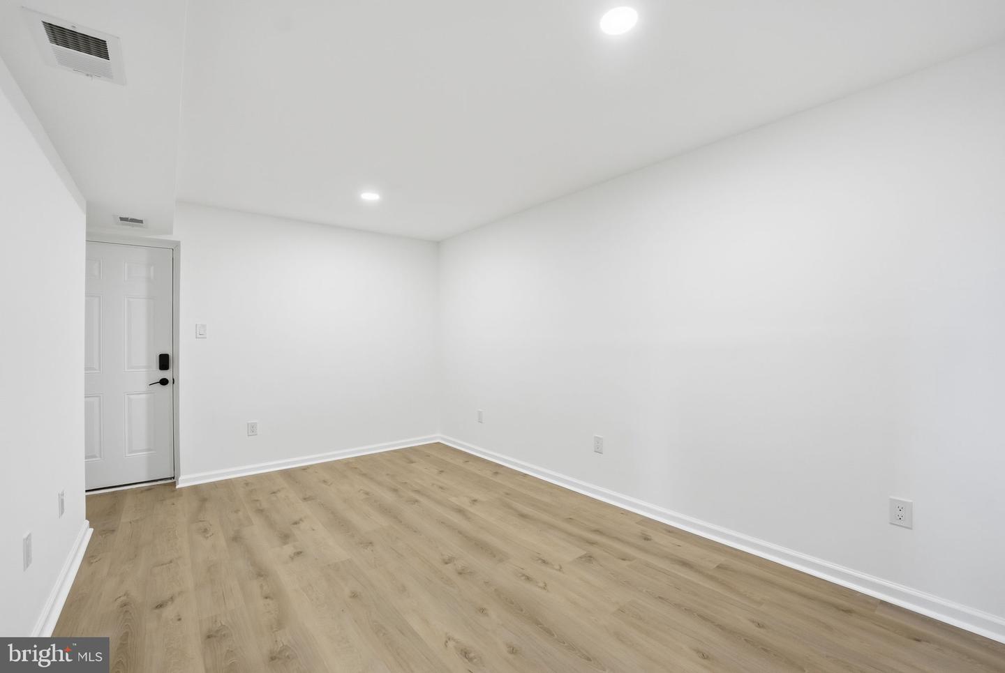 7717 GLENISTER DR, SPRINGFIELD, Virginia 22152, 6 Bedrooms Bedrooms, ,3 BathroomsBathrooms,Residential,For sale,7717 GLENISTER DR,VAFX2277564 MLS # VAFX2277564 7717 GLENISTER DR, SPRINGFIELD, Virginia 22152, 6 Bedrooms Bedrooms, ,3 BathroomsBathrooms,Residential,For sale,7717 GLENISTER DR,VAFX2277564 MLS # VAFX2277564