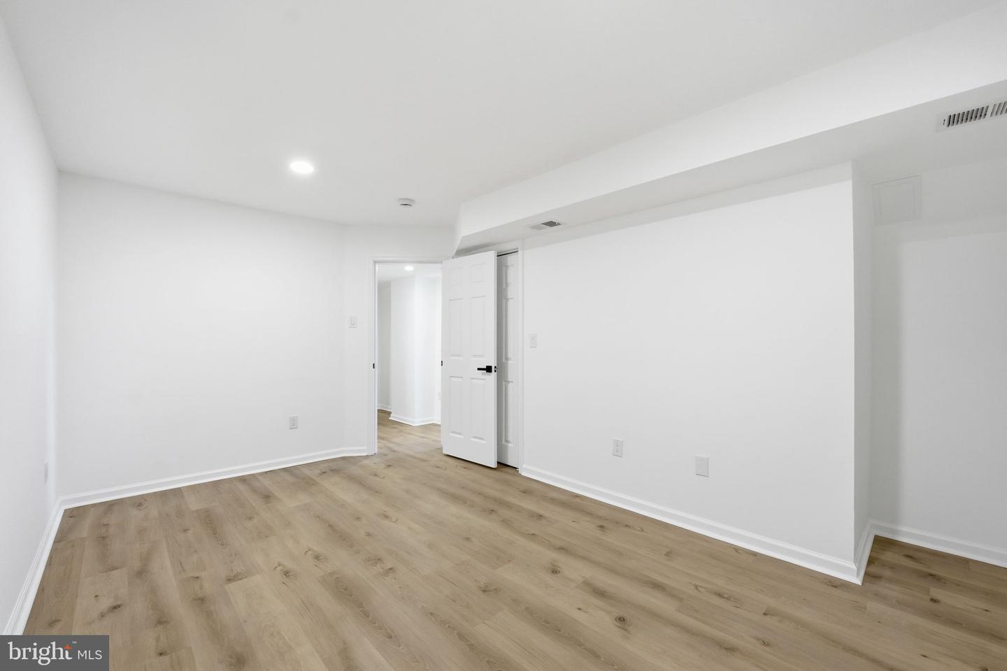 7717 GLENISTER DR, SPRINGFIELD, Virginia 22152, 6 Bedrooms Bedrooms, ,3 BathroomsBathrooms,Residential,For sale,7717 GLENISTER DR,VAFX2277564 MLS # VAFX2277564 7717 GLENISTER DR, SPRINGFIELD, Virginia 22152, 6 Bedrooms Bedrooms, ,3 BathroomsBathrooms,Residential,For sale,7717 GLENISTER DR,VAFX2277564 MLS # VAFX2277564