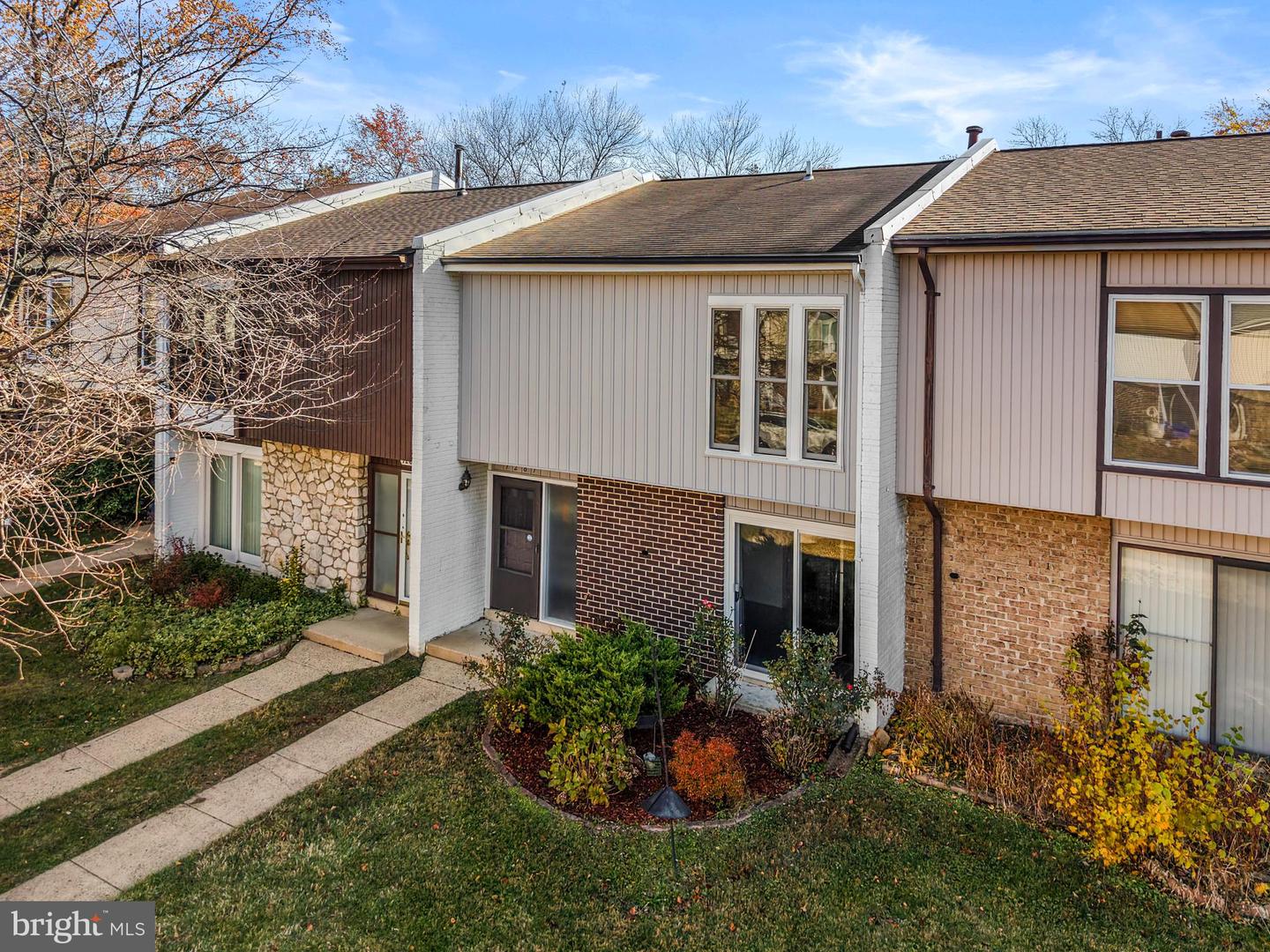 7287 HILLARY ST, ALEXANDRIA, Virginia 22315, 3 Bedrooms Bedrooms, ,2 BathroomsBathrooms,Residential,For sale,7287 HILLARY ST,VAFX2277814 MLS # VAFX2277814