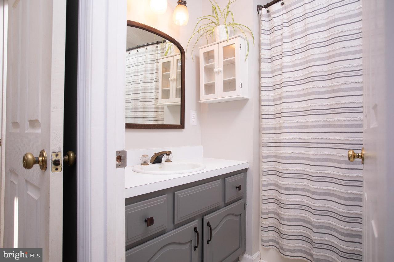 3085 KOFFEE LN, ROCKINGHAM, Virginia 22801, 3 Bedrooms Bedrooms, ,2 BathroomsBathrooms,Residential,For sale,3085 KOFFEE LN,VARO2002700 MLS # VARO2002700 3085 KOFFEE LN, ROCKINGHAM, Virginia 22801, 3 Bedrooms Bedrooms, ,2 BathroomsBathrooms,Residential,For sale,3085 KOFFEE LN,VARO2002700 MLS # VARO2002700