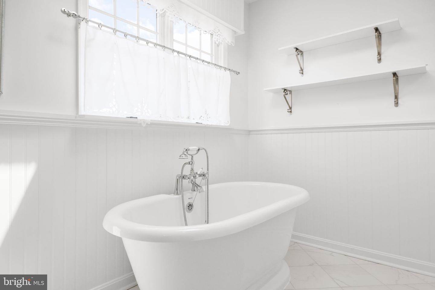 6901 LAKELAND WAY, FREDERICKSBURG, Virginia 22407, 5 Bedrooms Bedrooms, ,3 BathroomsBathrooms,Residential,For sale,6901 LAKELAND WAY,VASP2037450 MLS # VASP2037450