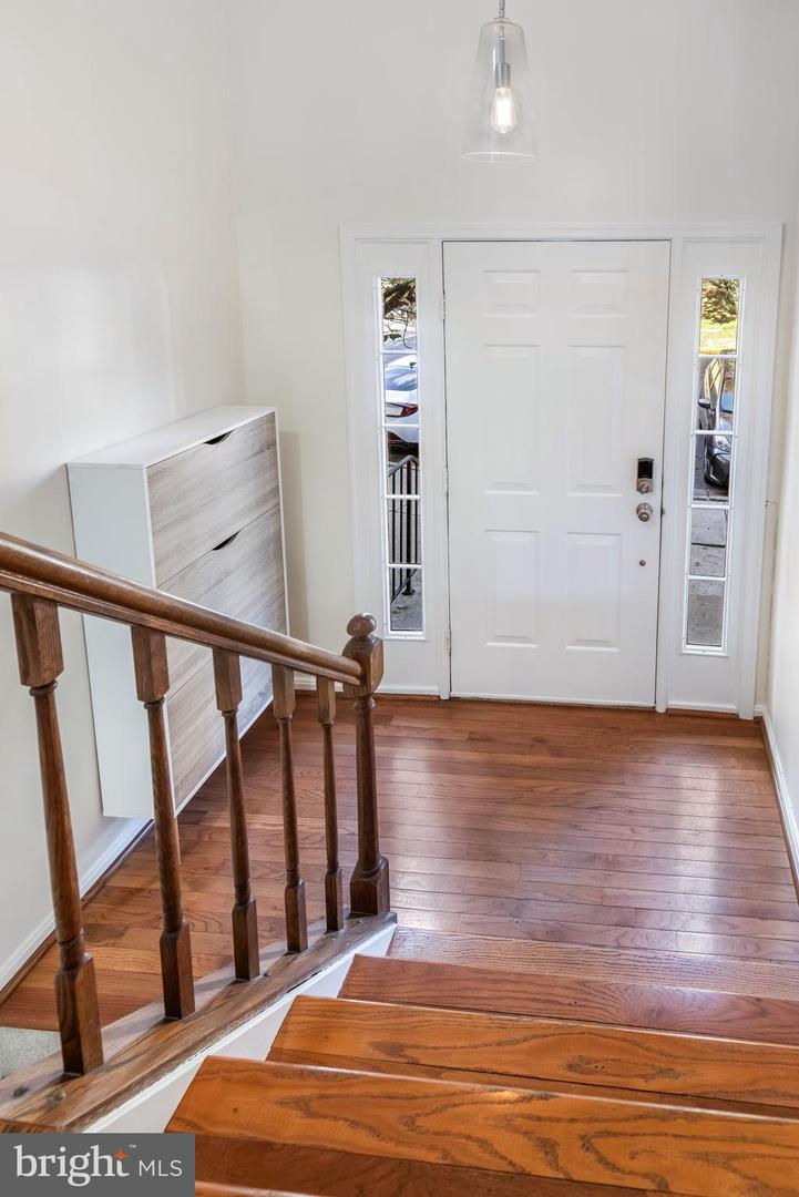 5406 BARRISTER PL, ALEXANDRIA, Virginia 22304, 3 Bedrooms Bedrooms, ,2 BathroomsBathrooms,Residential,For sale,5406 BARRISTER PL,VAAX2051550 MLS # VAAX2051550