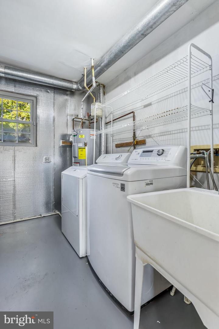 5406 BARRISTER PL, ALEXANDRIA, Virginia 22304, 3 Bedrooms Bedrooms, ,2 BathroomsBathrooms,Residential,For sale,5406 BARRISTER PL,VAAX2051550 MLS # VAAX2051550