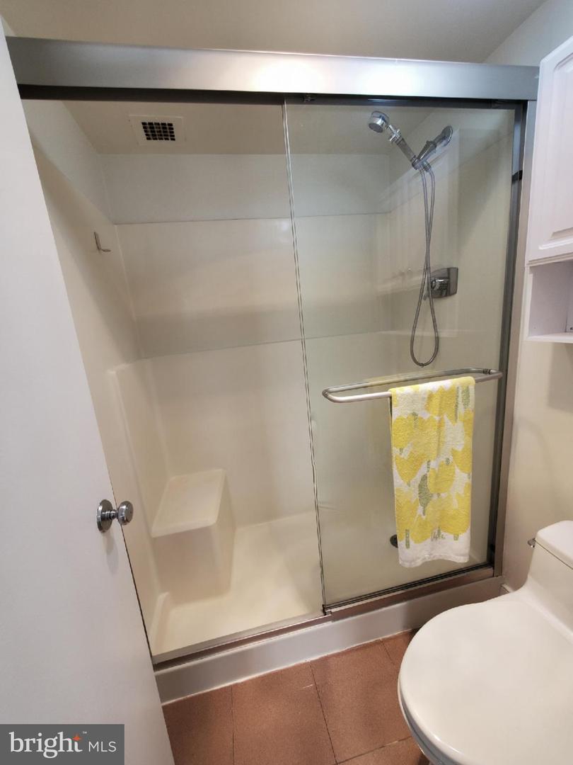 203 YOAKUM PKWY #1807, ALEXANDRIA, Virginia 22304, 2 Bedrooms Bedrooms, ,2 BathroomsBathrooms,Residential,For sale,203 YOAKUM PKWY #1807,VAAX2051600 MLS # VAAX2051600