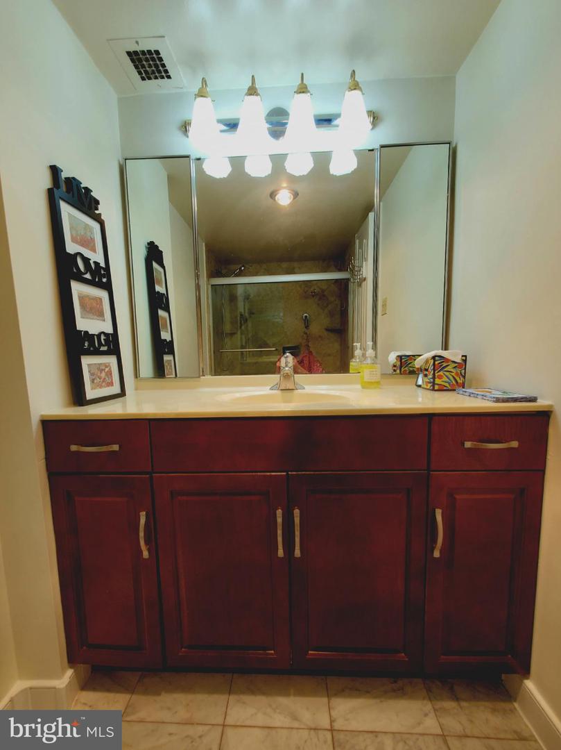 203 YOAKUM PKWY #1807, ALEXANDRIA, Virginia 22304, 2 Bedrooms Bedrooms, ,2 BathroomsBathrooms,Residential,For sale,203 YOAKUM PKWY #1807,VAAX2051600 MLS # VAAX2051600