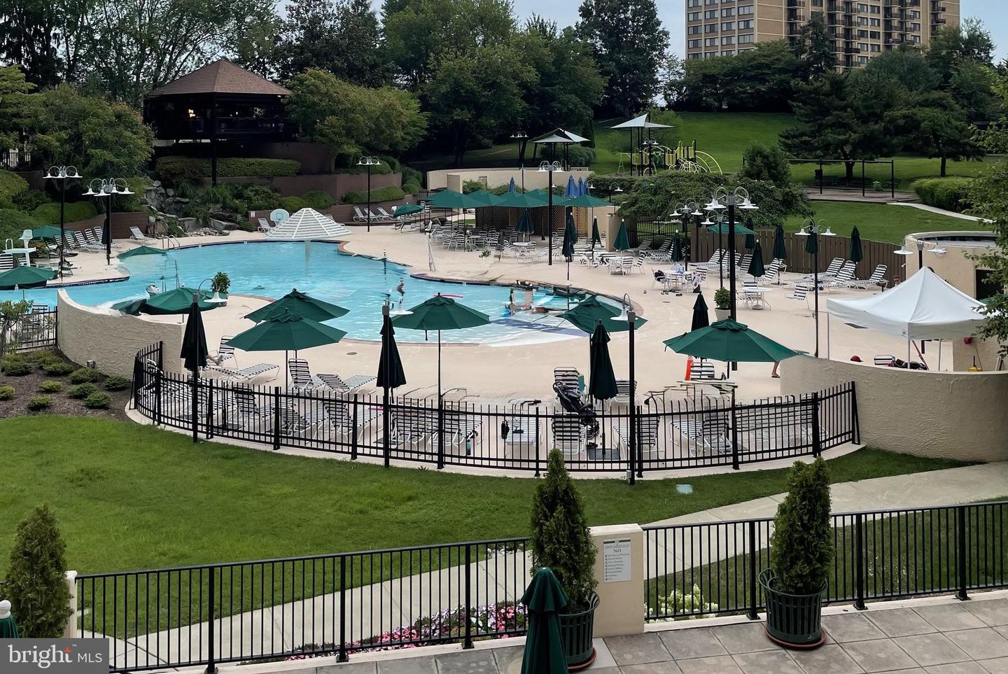 203 YOAKUM PKWY #1807, ALEXANDRIA, Virginia 22304, 2 Bedrooms Bedrooms, ,2 BathroomsBathrooms,Residential,For sale,203 YOAKUM PKWY #1807,VAAX2051600 MLS # VAAX2051600